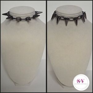 Black spikes choker/necklace